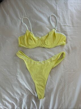 NWT PINK x Frankie’s Bikini Buttercup Set